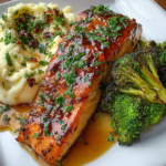 Honey Garlic Salmon: The Ultimate Easy Dinner Recipe! 3 Honey Garlic Salmon